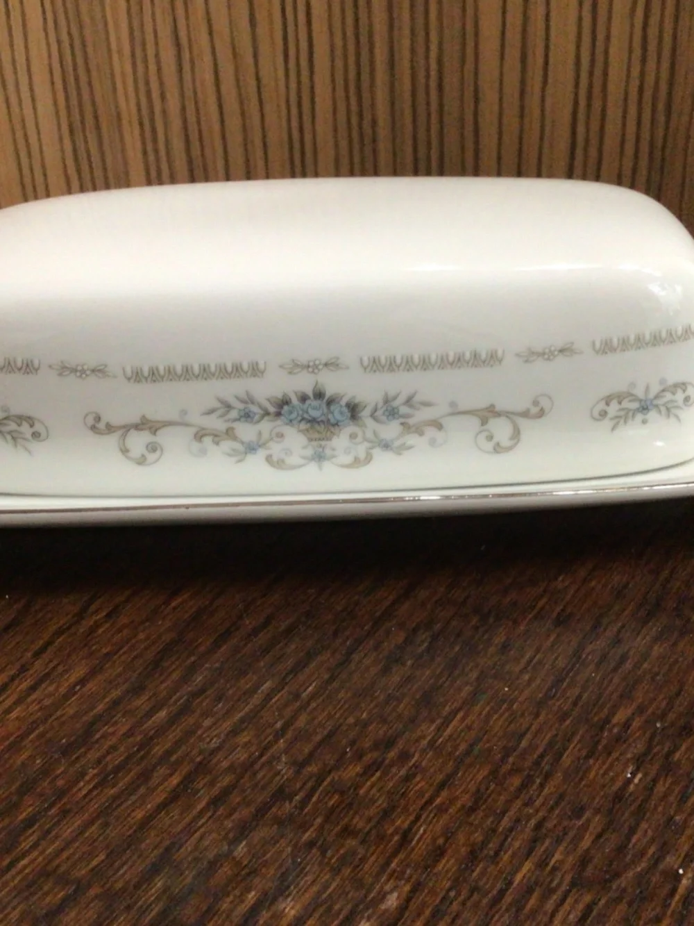 Vintage 1060 Diane  by Wade Porcelain butter dish. Excellent shape